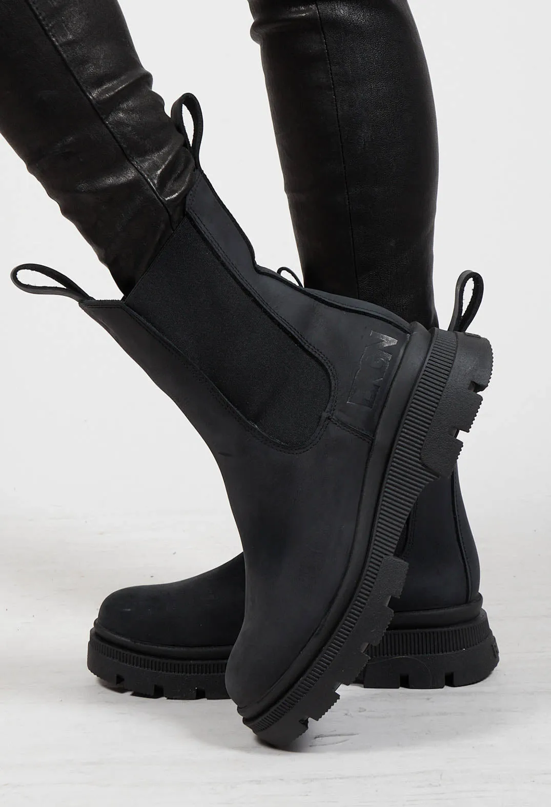 Chelsea Boots in New Black