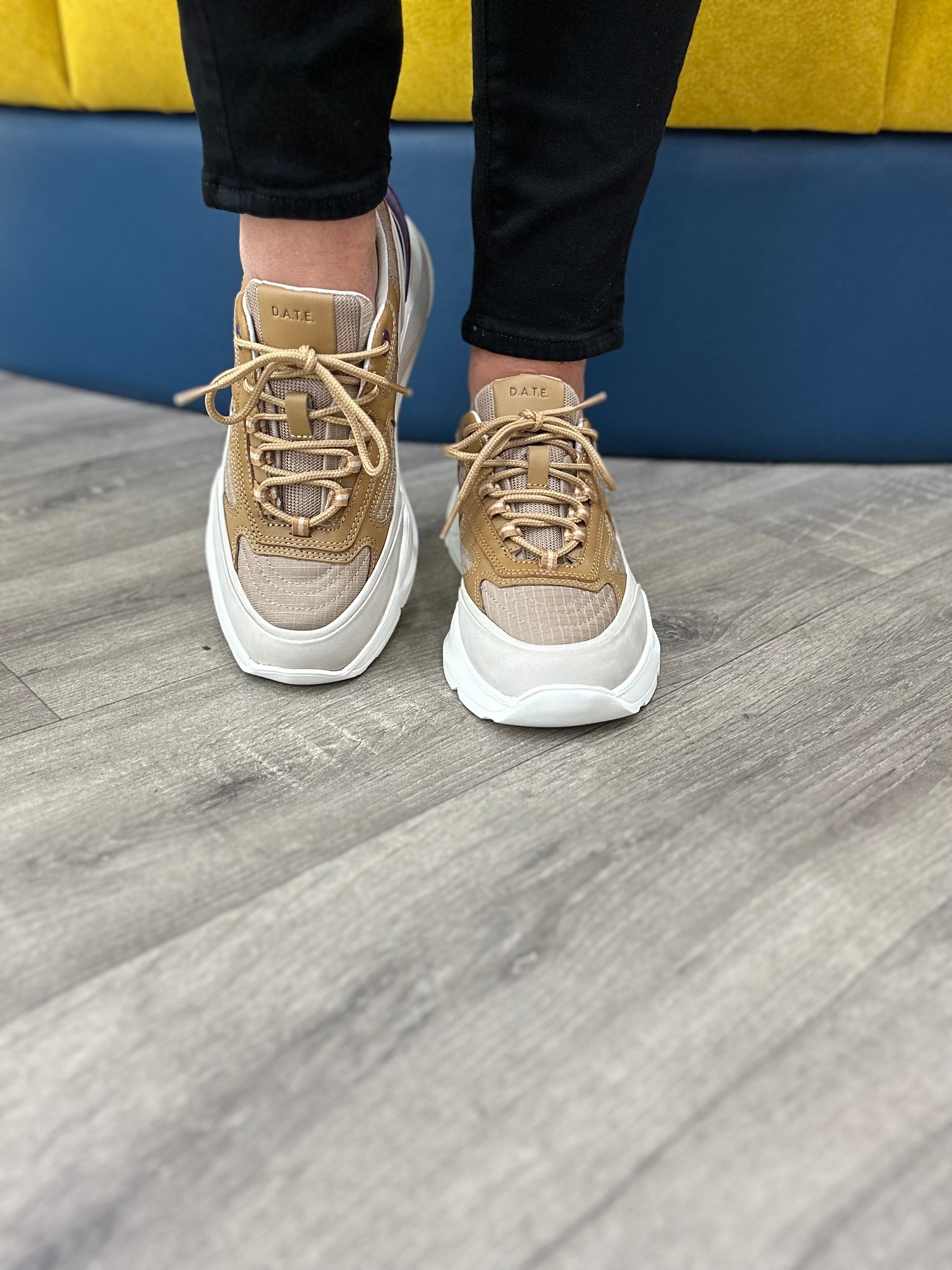 D.A.T.E Method Beige Sneaker