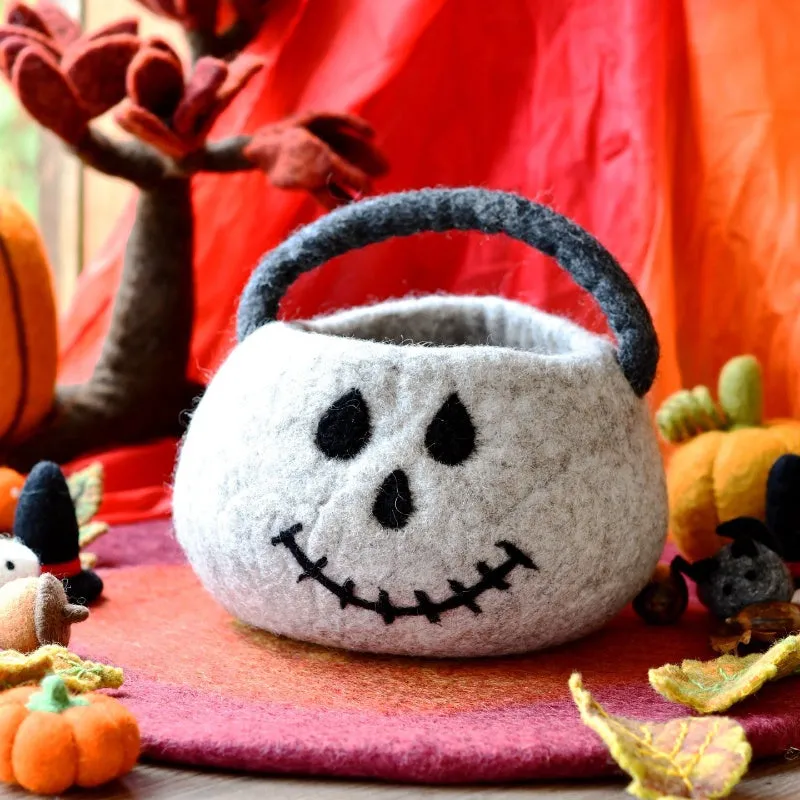 Felt Trick-or-Treat Skull Bag