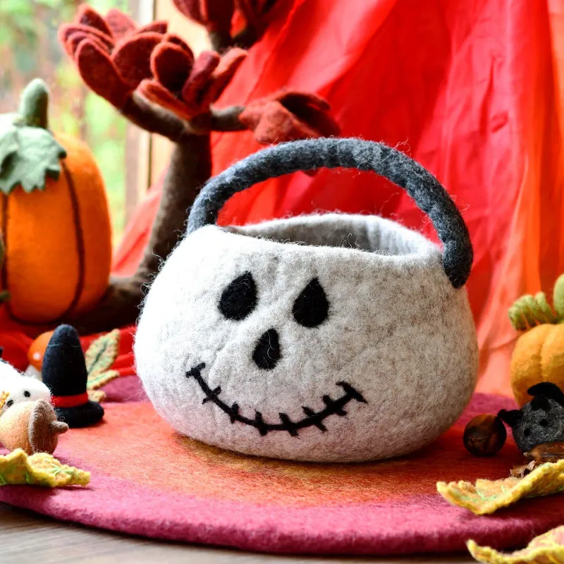 Felt Trick-or-Treat Skull Bag