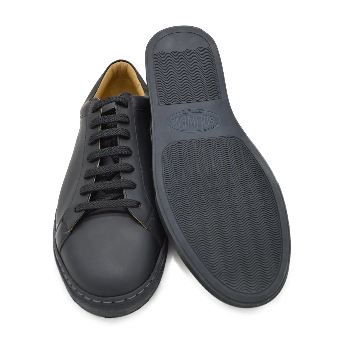 SOLOVAIR Sneaker- Greasy Black