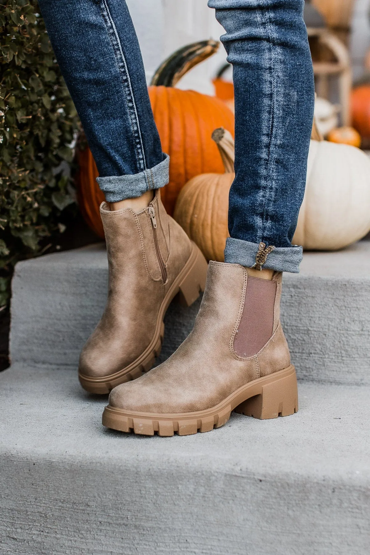 Very G Zoe Boots- Taupe